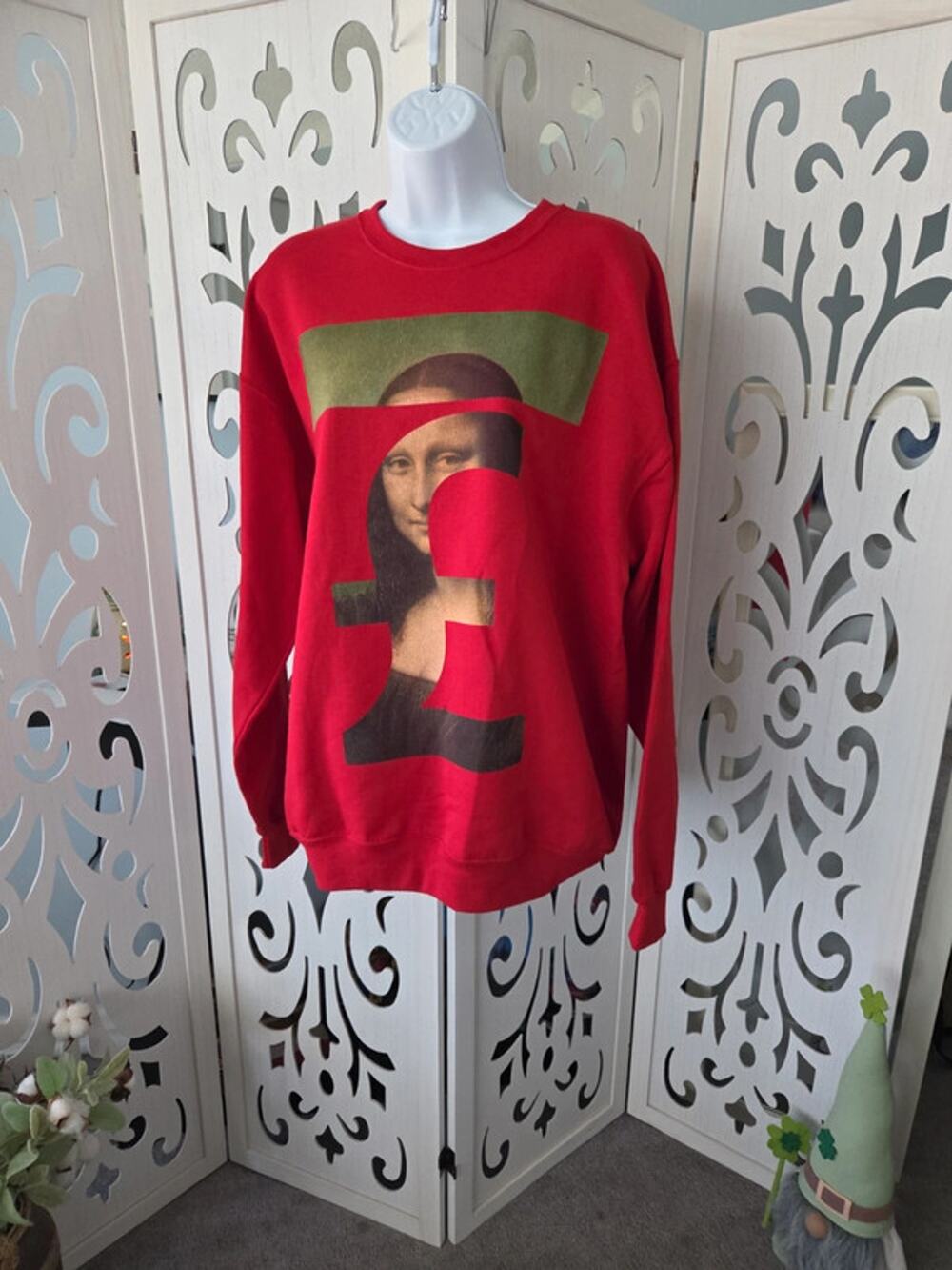 Fashion Nova "Mona Lisa British Pound" Graphic Sweatshirt - Red - Size Large